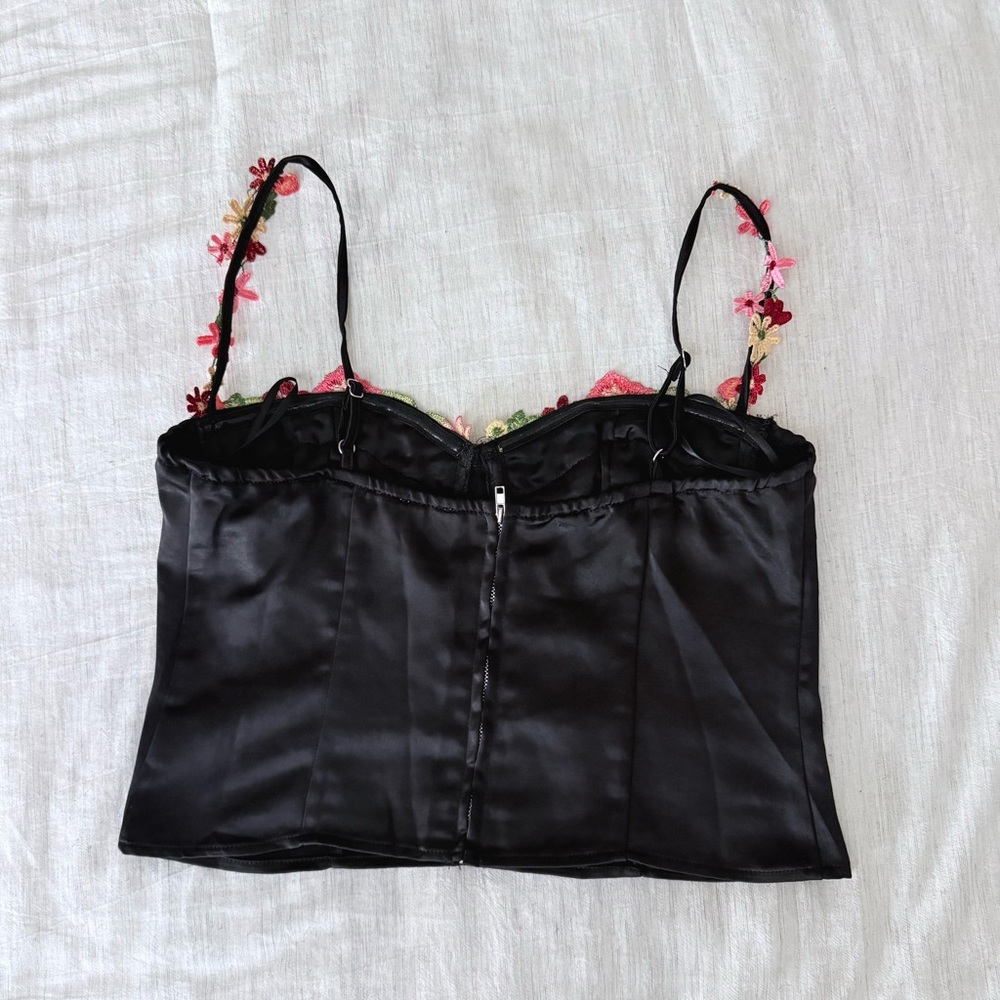 Princess Polly Enchante to Meet You Black Silk Top Size 6 - Picture 5 of 8